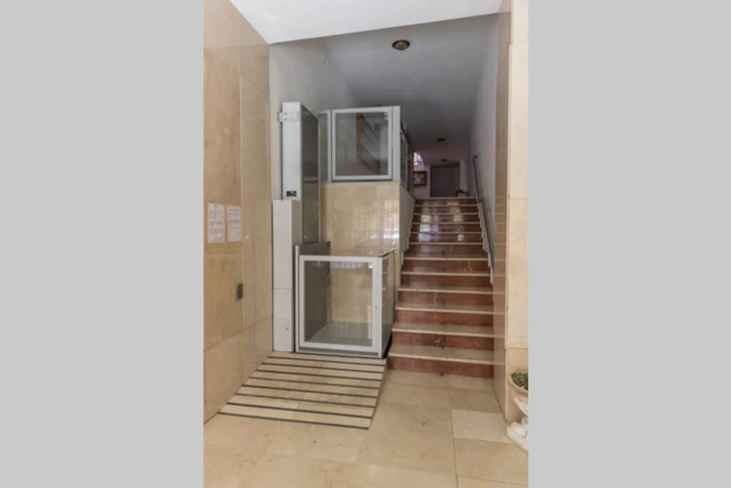 Amplio Piso Para Disfrutar Del Centro De Malaga Con Parking Gratuito Exterior photo