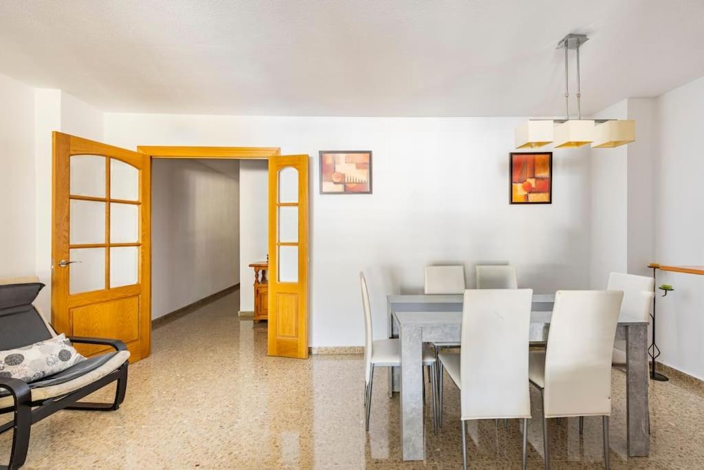 Amplio Piso Para Disfrutar Del Centro De Malaga Con Parking Gratuito Exterior photo