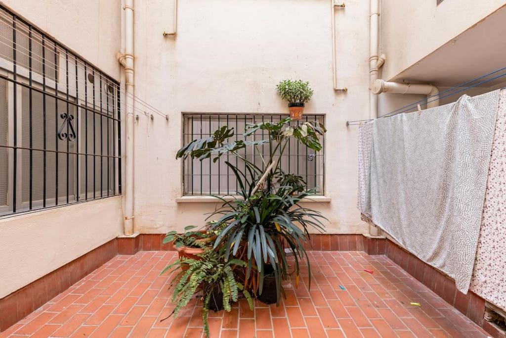 Amplio Piso Para Disfrutar Del Centro De Malaga Con Parking Gratuito Exterior photo